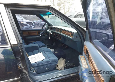 1988 Buick Electra Park Avenue z USA, uszkodzony, nr VIN 1G4CW51C0J1650875